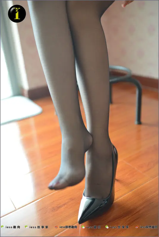 [IESS异思趣向] 普惠集 020 芳芳 人妻芳芳的黑S小品 8